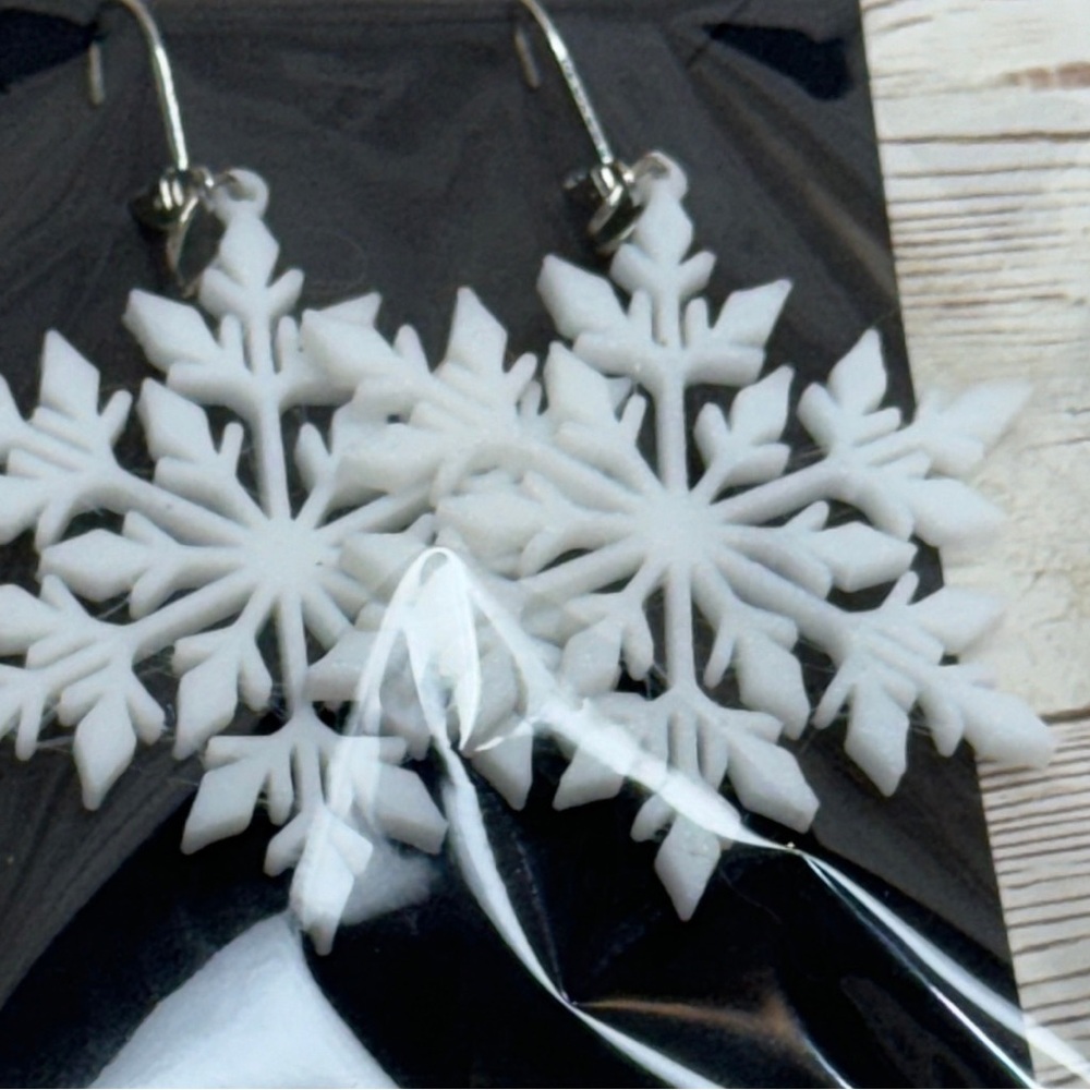 Snowflake Earrings - 3d printed design #4 - Picture 2 of 2